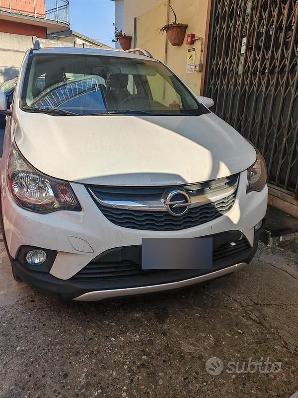 Usata Opel Karl Rocks 73 CV (53 kW) 2018 Bianco Utilitaria