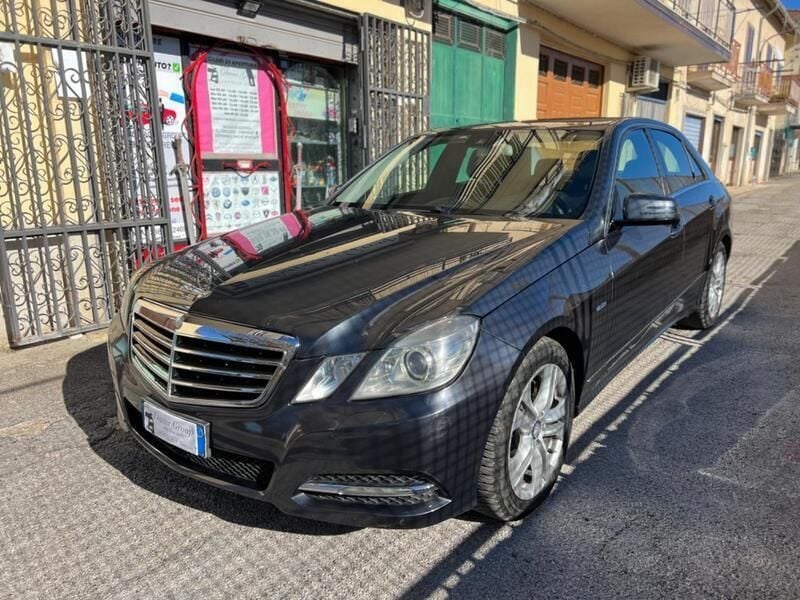 Usata Mercedes E250 204 CV (150 kW) 2011 Grigio Berlina