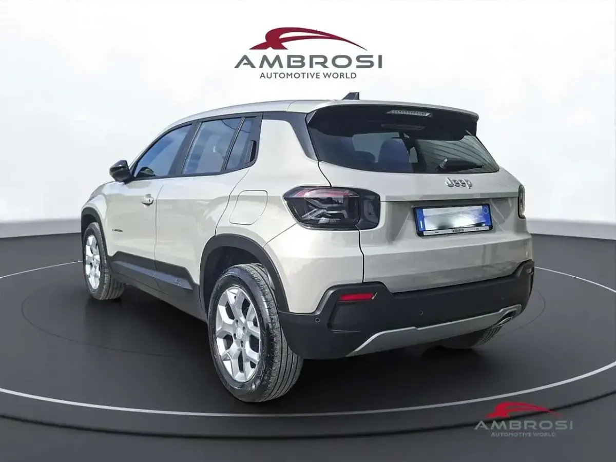 Usata Jeep Avenger Altitude 101 CV (74 kW) 2023 Beige SUV