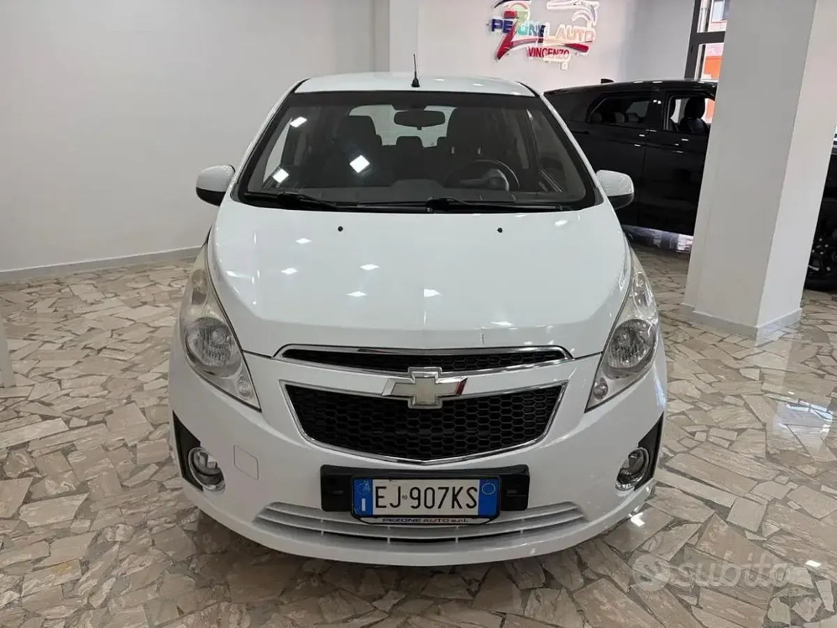 Usata Chevrolet Spark 68 CV (50 kW) 2011 Bianco Utilitaria