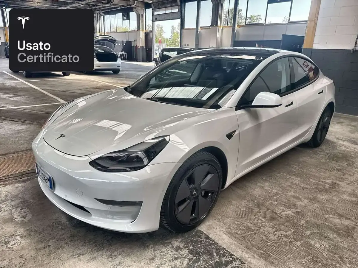 Usata Tesla Model 3 Long Range AWD 324 kW (441 CV) 2021 Pearl white multicoat Berlina