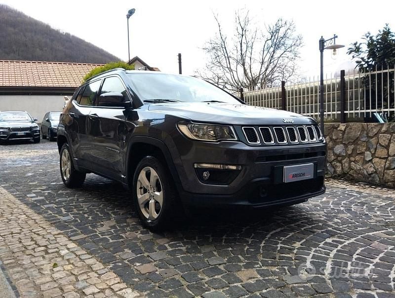 Begagnad Jeep Compass Longitude 140 HK (102 kW) 2018 Grå SUV