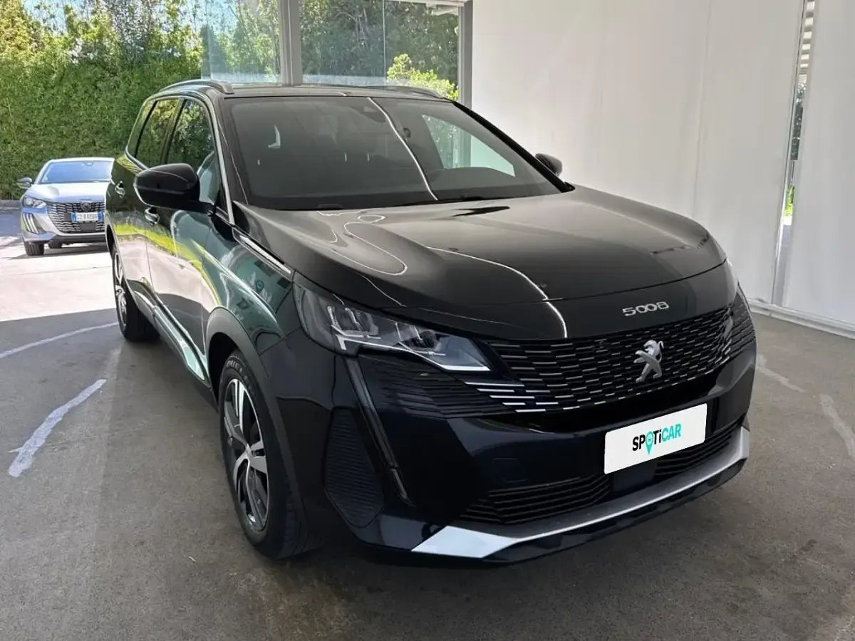 Usata Peugeot 5008 Allure 131 CV (96 kW) 2024 Nero SUV