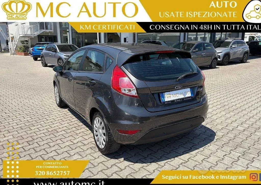 Usata Ford Fiesta Business Edition 80 CV (58 kW) 2016 Grigio scuro Utilitaria