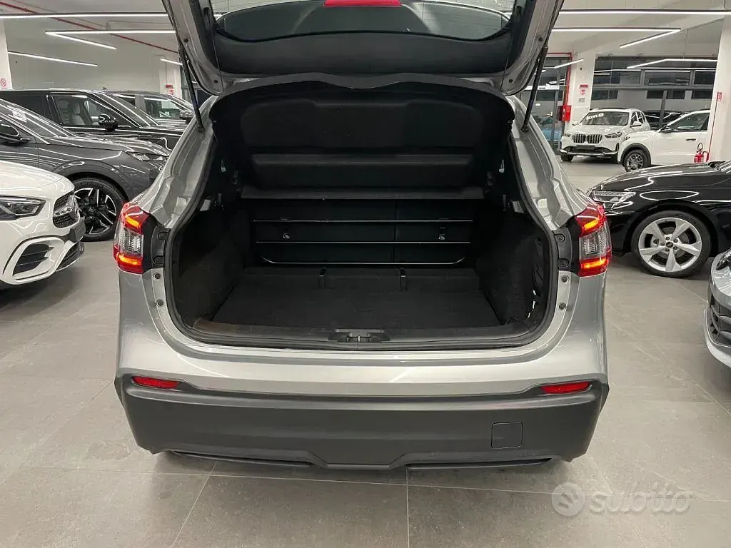 Begagnad Nissan Qashqai 116 HK (85 kW) 2020 Grå SUV