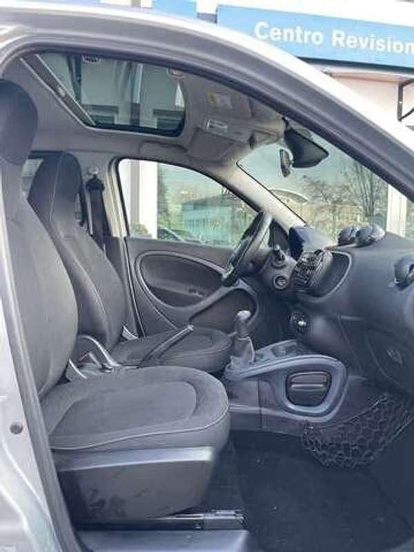 Usata Smart ForFour Passion 75 CV (55 kW) 2017 Argento Utilitaria