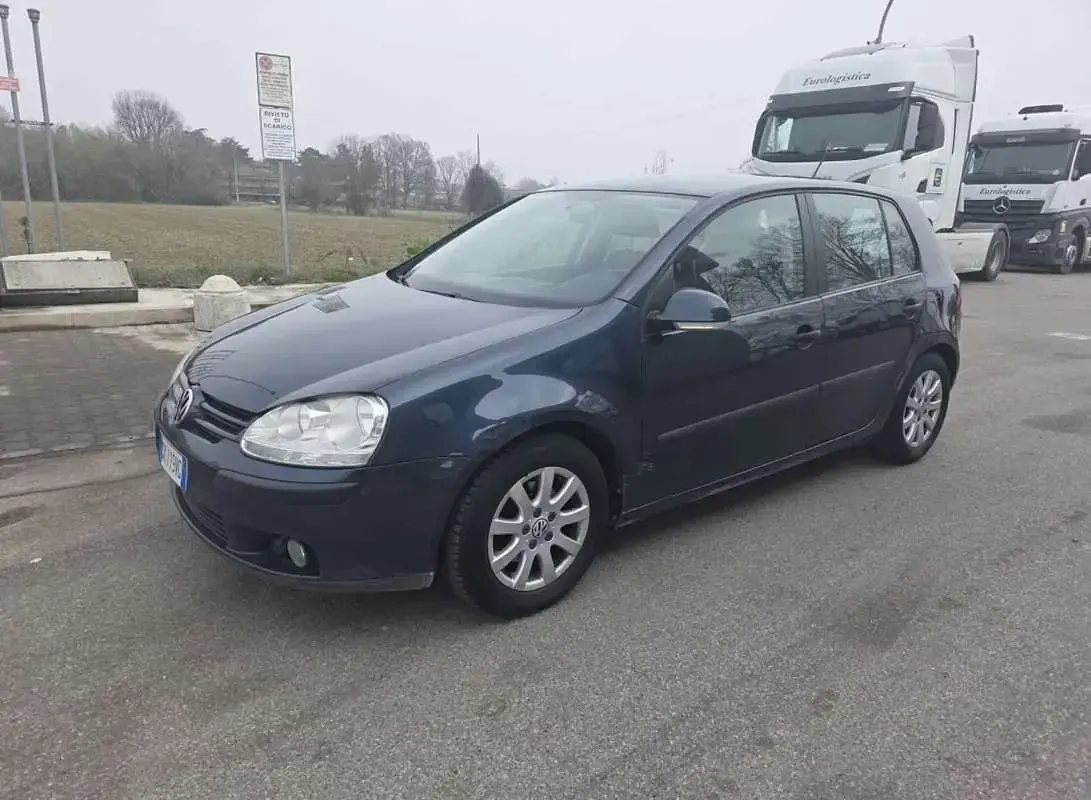 Usata VW Golf VI 102 CV (75 kW) 2008 Blu Utilitaria