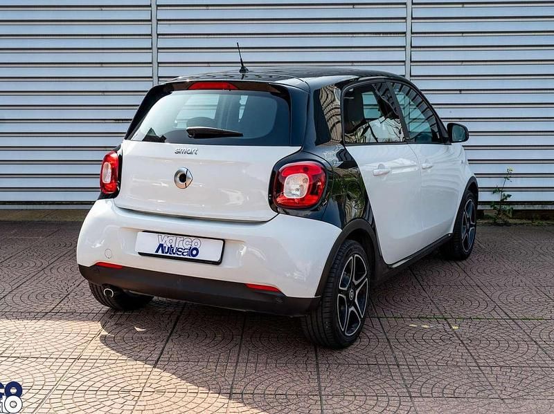 Usata Smart ForFour Passion 71 CV (52 kW) 2016 Bianco Utilitaria