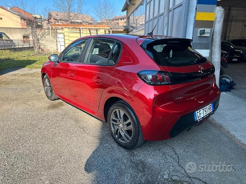 Usata Peugeot 208 Active 75 CV (55 kW) 2021 Rosso Utilitaria