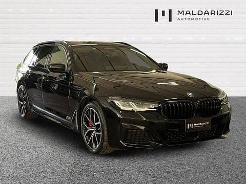 Nero Usata 2023 BMW 520 M Sport Station wagon | 45.900 € (Buon prezzo) - Immagine 1/4