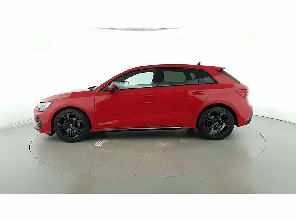 Usata Audi A3 S-Line 150 CV (110 kW) 2024 Rosso Berlina