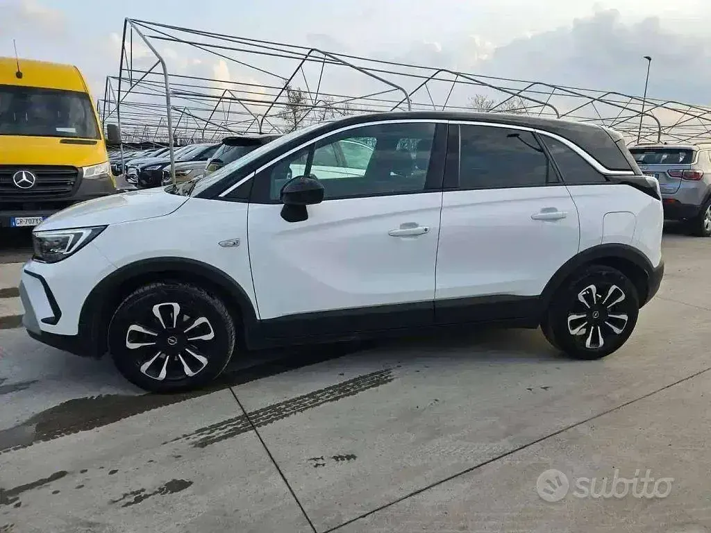 Usata Opel Crossland Elegance 131 CV (96 kW) 2024 Bianco SUV