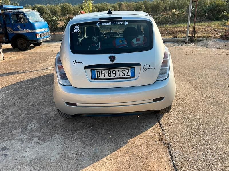 Usata Lancia Ypsilon 60 CV (44 kW) 2007 Grigio Utilitaria