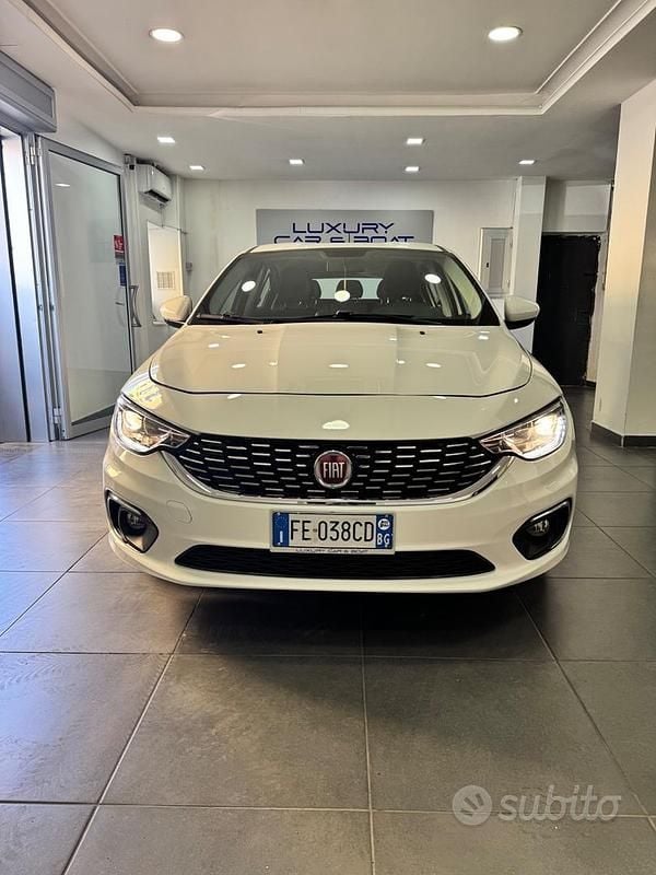 Usata Fiat Tipo Lounge 120 CV (88 kW) 2016 Bianco Berlina