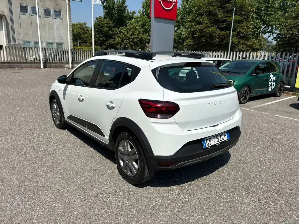 Usata Dacia Sandero Expression 101 CV (74 kW) 2023 Bianco Berlina