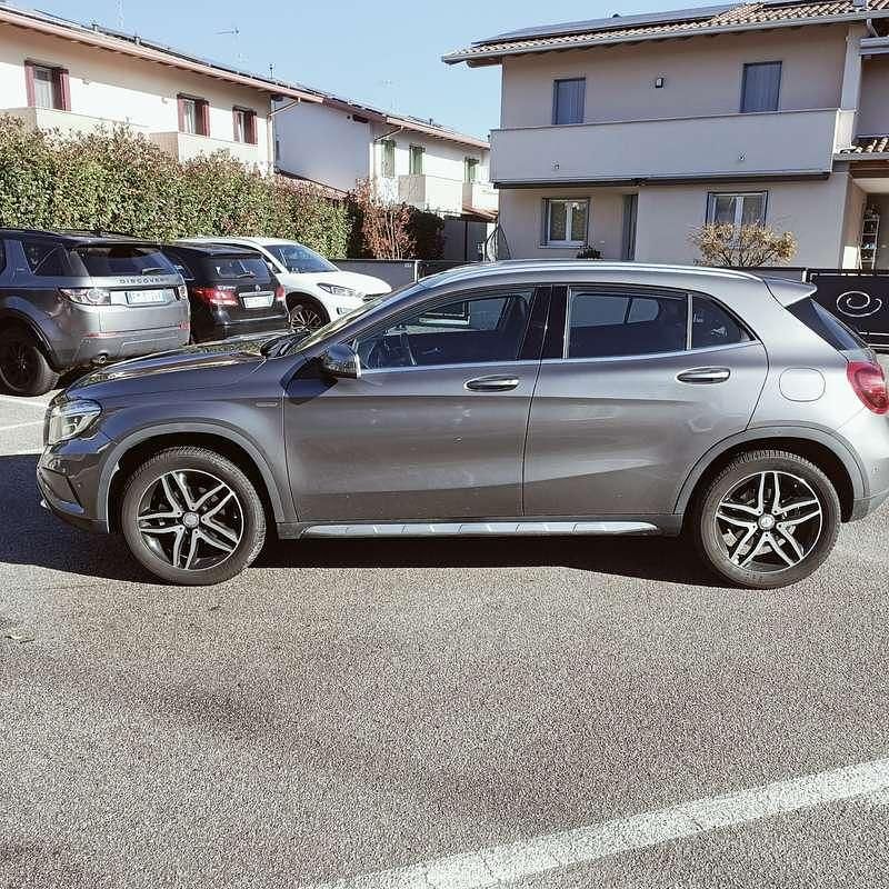 Usata Mercedes GLA200 136 CV (100 kW) 2017 SUV