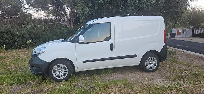 Usata Fiat Doblò 95 CV (69 kW) 2017 Bianco Monovolume