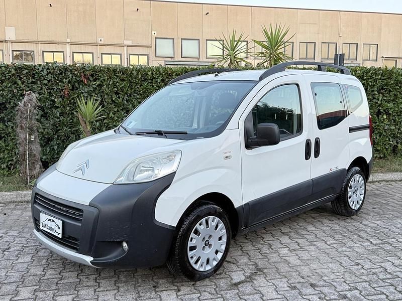 Bianco Usata 2012 Citroën Nemo Monovolume | 3800 € (Buon prezzo) - Immagine 1/4