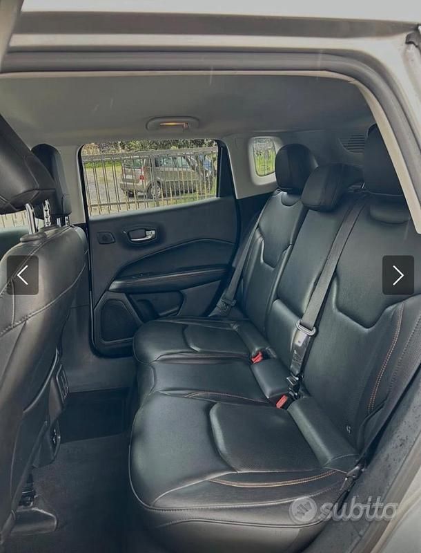 Usata Jeep Compass 170 CV (125 kW) 2017 Grigio SUV