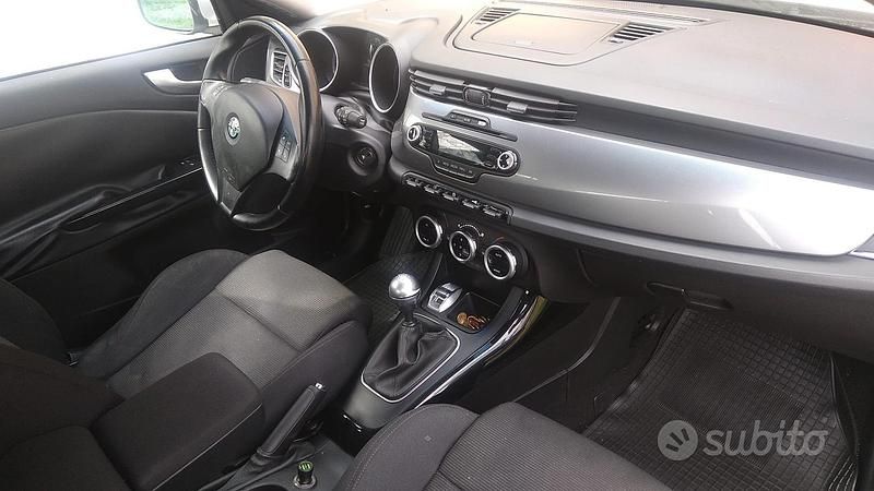 Usata Alfa Romeo Giulietta 170 CV (125 kW) 2011 Grigio Utilitaria