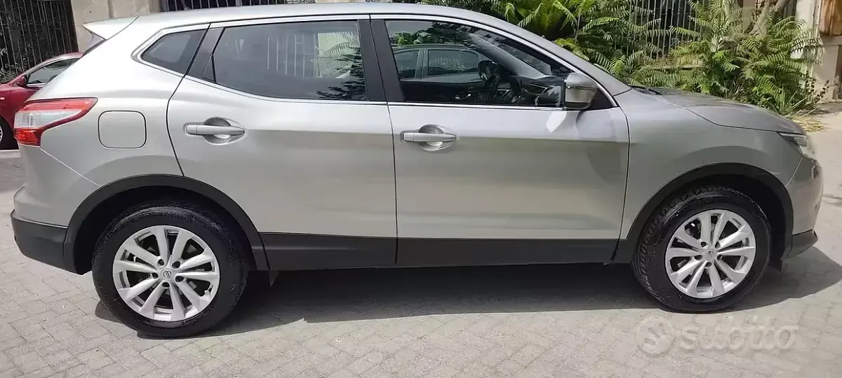 Usata Nissan Qashqai 110 CV (80 kW) 2017 Grigio SUV