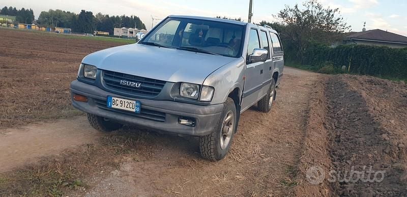 Usata Isuzu Campo 109 CV (80 kW) 1999 Argento Pick-up