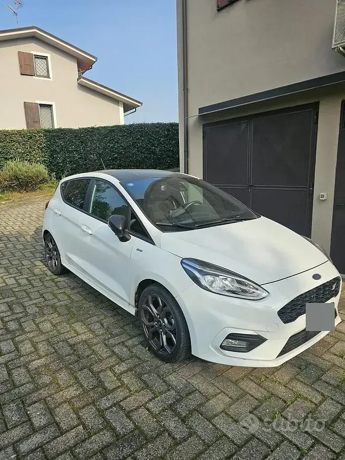 Usata Ford Fiesta ST-Line 86 CV (63 kW) 2019 Bianco Utilitaria
