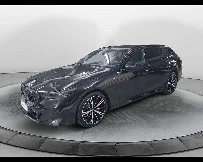 Black sapphire metallizzato Usata 2024 BMW 520 M Sport Station wagon | 74.900 € - Immagine 1/3