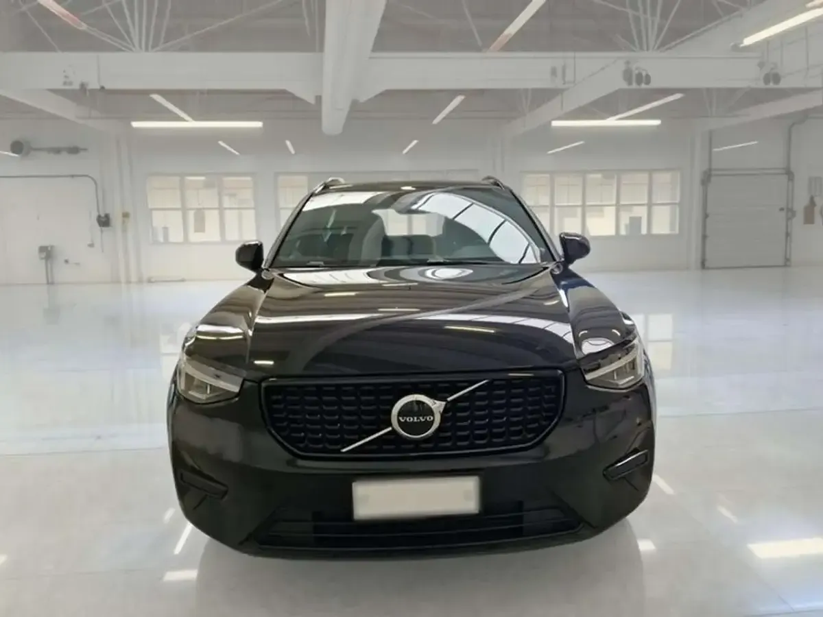 Usata Volvo XC40 Plus 163 CV (119 kW) 2024 Nero SUV