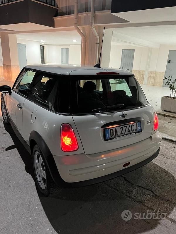 Usata Mini One D 88 CV (64 kW) 2006 Giallo Utilitaria