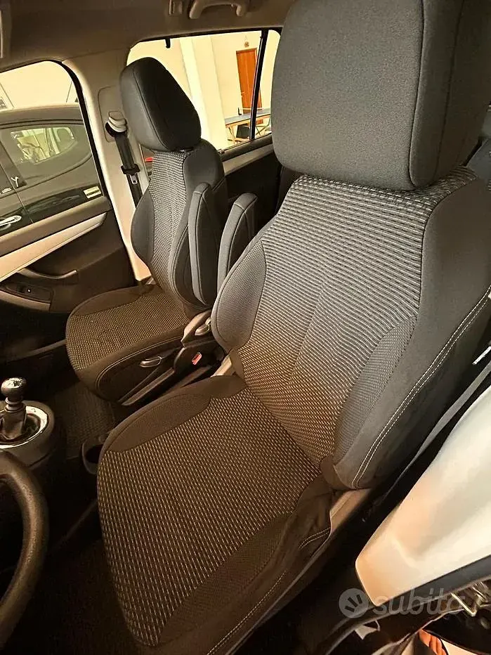 Usata Citroën Grand C4 Picasso Business Class 112 CV (82 kW) 2012 Nero Monovolume