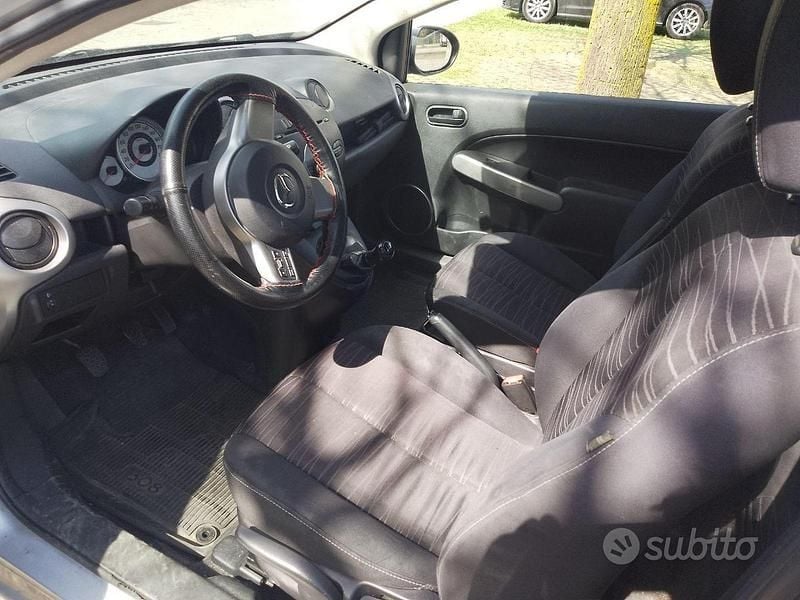 Usata Mazda 2 68 CV (50 kW) 2008 Utilitaria