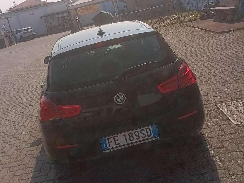 Usata BMW 116 Sport Line 116 CV (85 kW) 2016 Nero Utilitaria