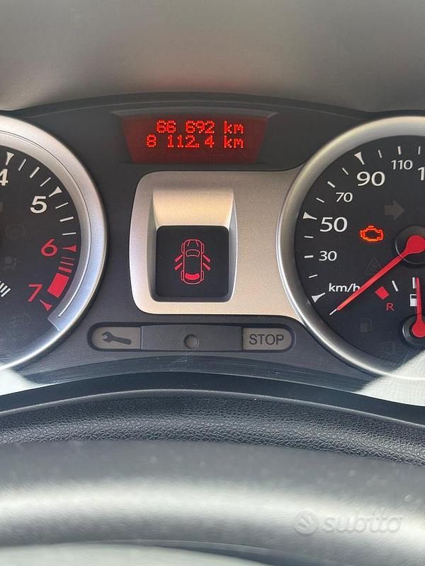 Usata Renault Clio II 54 CV (39 kW) 2011 Grigio Berlina