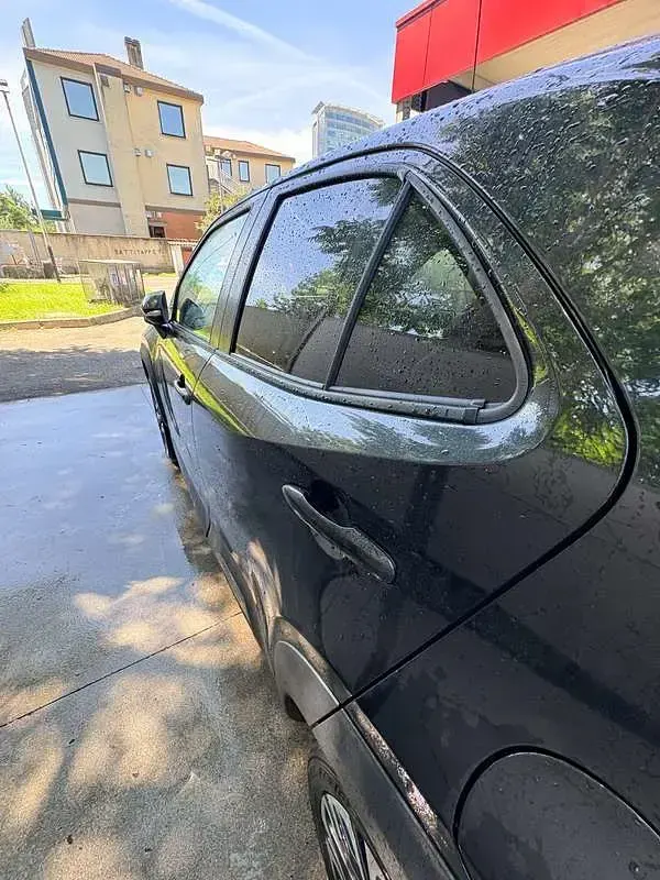 Usata Toyota Yaris Cross Lounge 68 CV (50 kW) 2024 Nero SUV