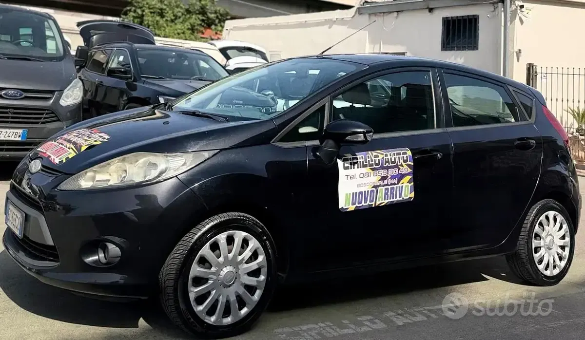 Usata Ford Fiesta 82 CV (60 kW) 2010 Nero Berlina