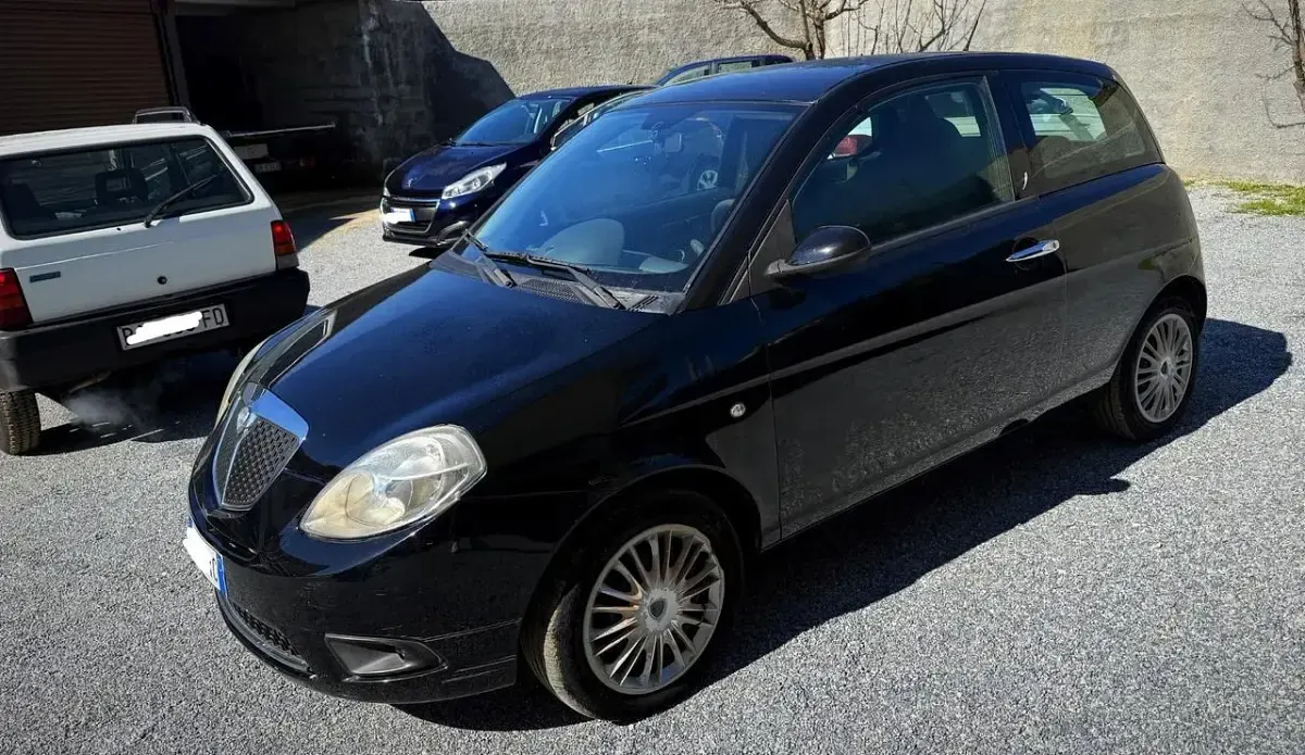 Usata Lancia Ypsilon 75 CV (55 kW) 2008 Nero Utilitaria