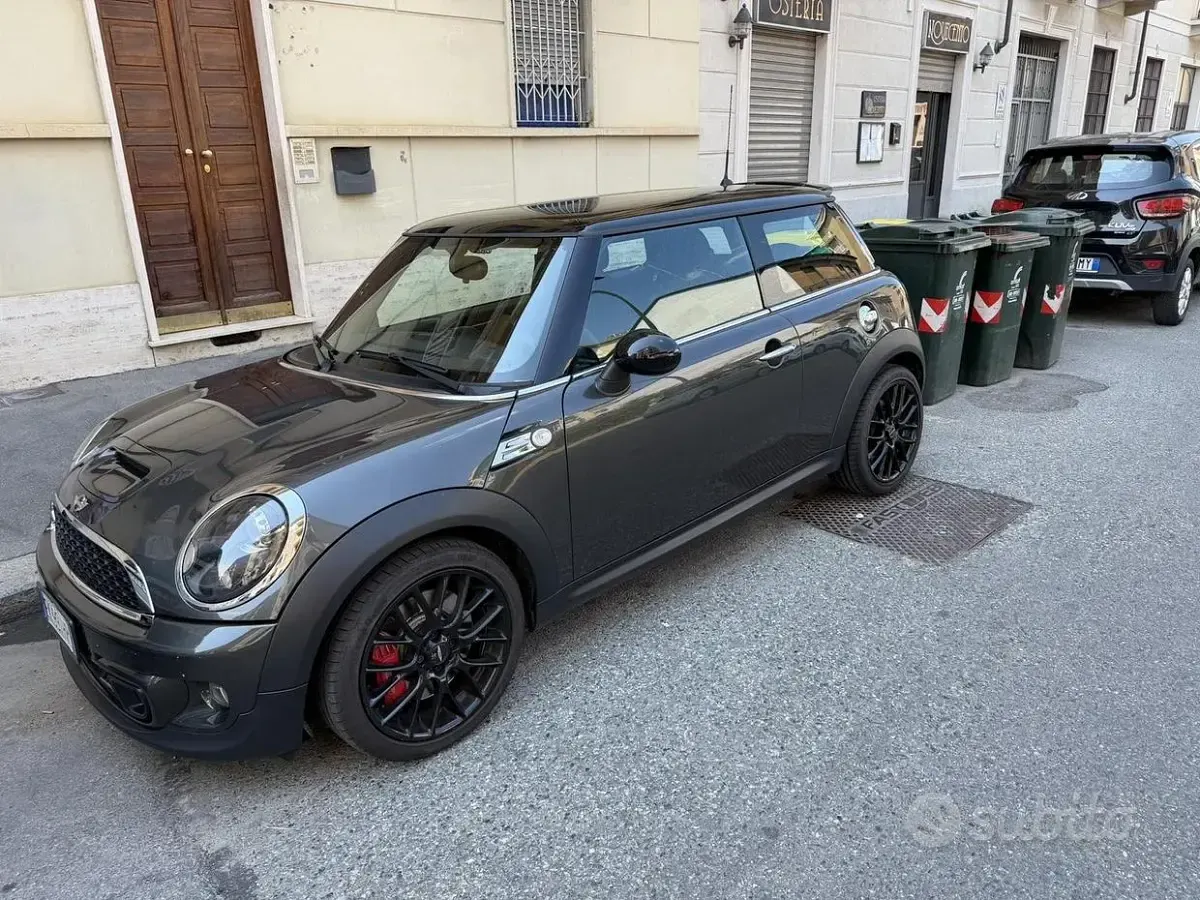 Usata Mini Cooper 211 CV (155 kW) 2011 Nero Utilitaria
