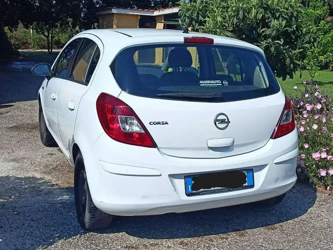 Usata Opel Corsa 86 CV (63 kW) 2013 Bianco Utilitaria