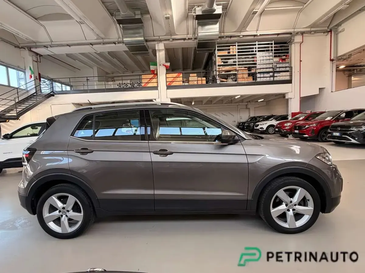 Usata VW T-Cross Advance 95 CV (69 kW) 2020 Grigio medio SUV