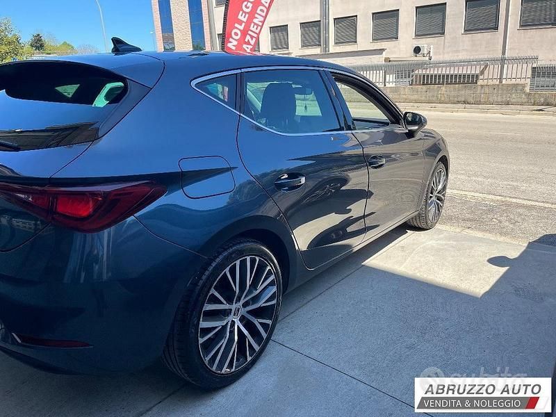 Usata Seat Leon XCELLENCE 151 CV (111 kW) 2021 Grigio Berlina