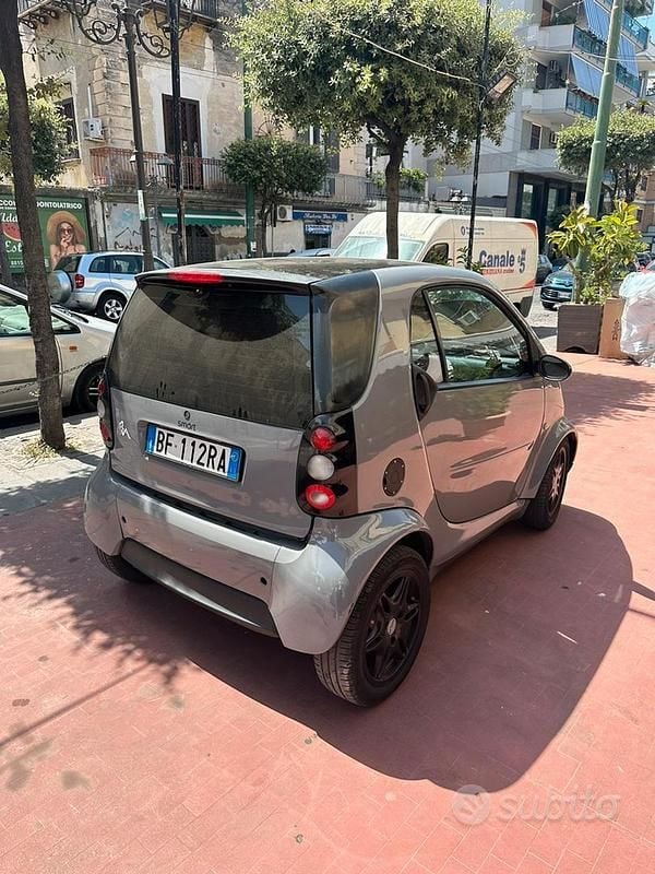 Usata Smart ForTwo Coupé 54 CV (39 kW) 1999 Grigio Coupé