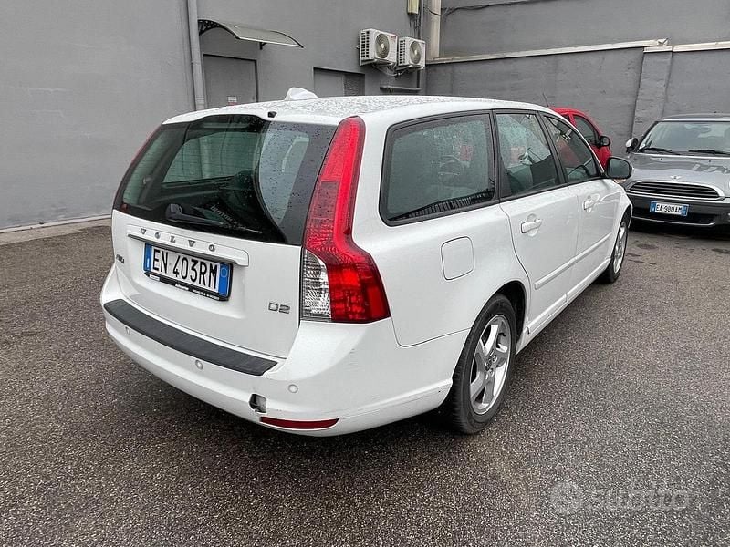 Usata Volvo V50 115 CV (84 kW) 2012 Bianco Station wagon