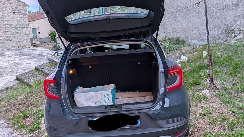 Usata Renault Captur Equilibre 101 CV (74 kW) 2023 Blu/azzurro SUV