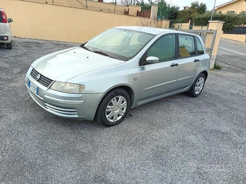 Argento Usata 2004 Fiat Stilo Dynamic Tre volumi | 1000 € (Ottimo prezzo) - Immagine 1/4