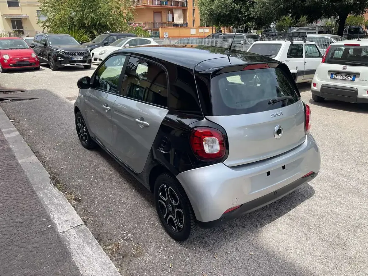 Usata Smart ForFour Superpassion 71 CV (52 kW) 2019 Other Utilitaria