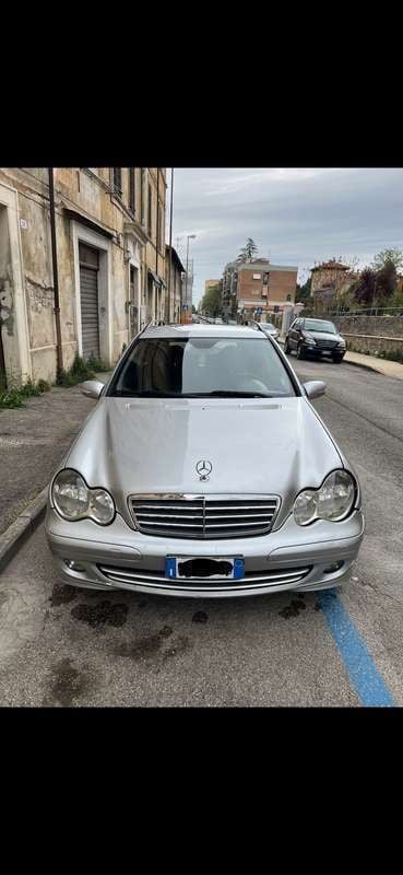 Usata 2005 Mercedes C200 Classic Station wagon | 1800 € (Buon prezzo) - Immagine 1/4