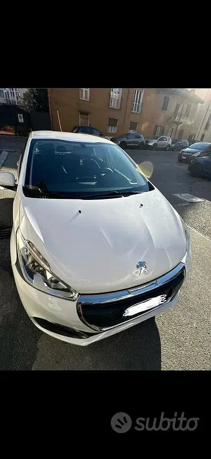 Usata Peugeot 208 Active 82 CV (60 kW) 2016 Utilitaria