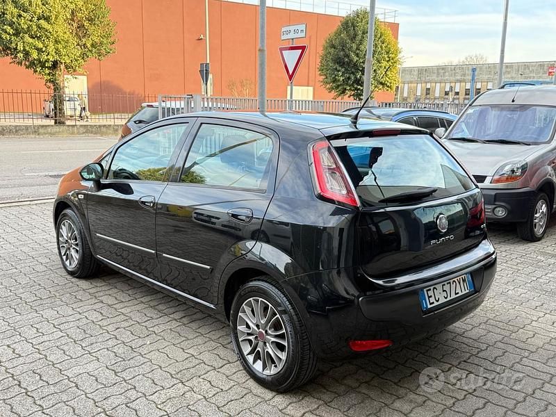 Usata Fiat Punto Evo Dynamic 65 CV (47 kW) 2010 Nero Utilitaria