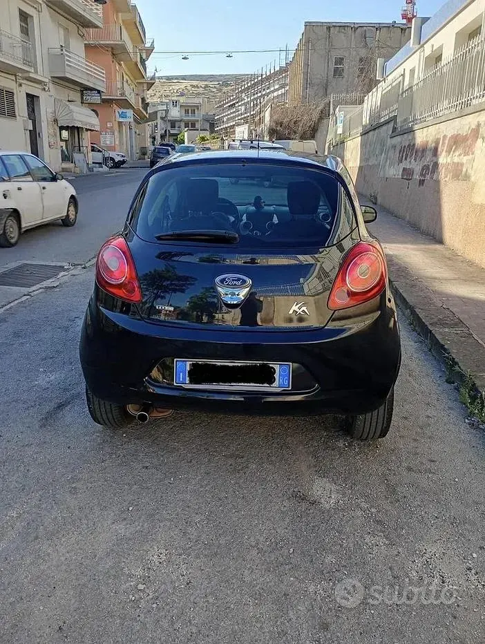 Usata Ford Ka 75 CV (55 kW) 2011 Nero Utilitaria